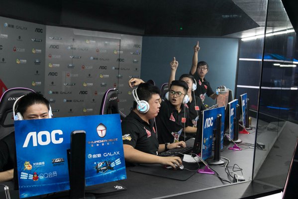 本地的业余 本地的业余